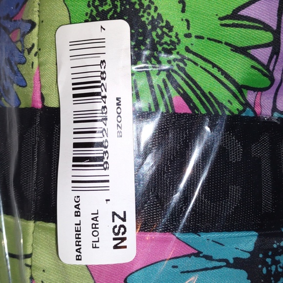 ๐บSTEVE MADDEN BZOOM Floral Barrel Bag in Multi Color - Picture 9 of 10